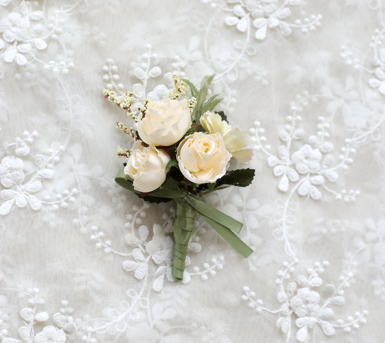 Gift Wrapping Groom And Groomsman Corsage - Image 13